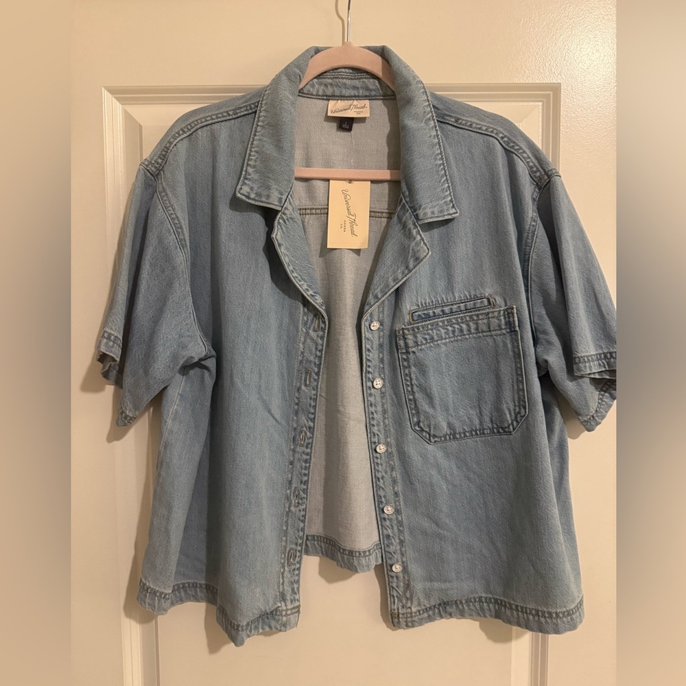 Universal Thread Light Blue Button Down Shirt